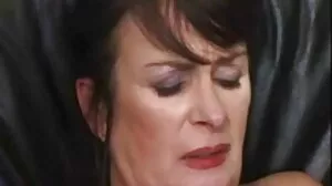 Μελανωμένο MILF δωρεαν βιντεο σεξ Lily Lane Squirting Solo