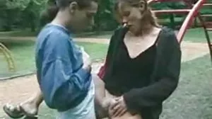 Η Amber σεξ βιντεο με ωριμεσ Lynn Bach είναι αγκιστρωμένη
