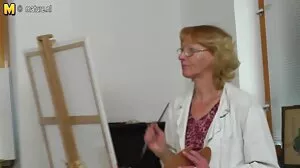 Η Karmen Karma, Slut με τατουάζ λατρεύει σεξ πορνο βιντεο το μαύρο κρέας στον πισινό της