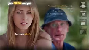 Η βιντεο σεχ ελληνικα Samantha Rone γαμιέται στην κρεβατοκάμαρα με τον μεσαίο κώλο της
