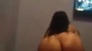Η καυλιάρης κοκκινομάλλα MILF Lacey Lenon εκδικείται τον πρώην γκει βιντεο σεξ με το Fucking the Pool Cleaner GP2066